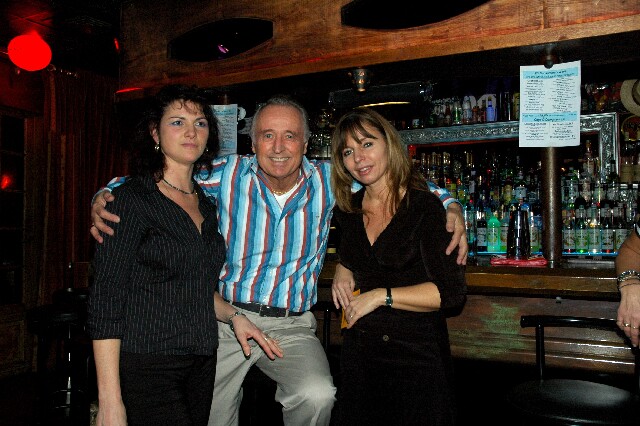 min 2005 12 18 sharkys 083